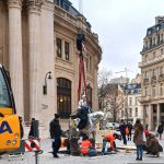 expo-paris-charles-ray-sculpture-installation-bourse-de-commerce-pinault