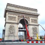 expo-gratuite-christo-arc-de-triomphe-empaquete-etape-installation