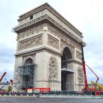 expo-gratuite-christo-arc-de-triomphe-etape-installation-empaquetage