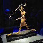 expo-paris-Toutankhamon-statue-dore