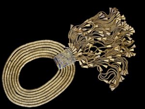 expo-ramses-paris-collier-en-or-de-psousennes-Ier